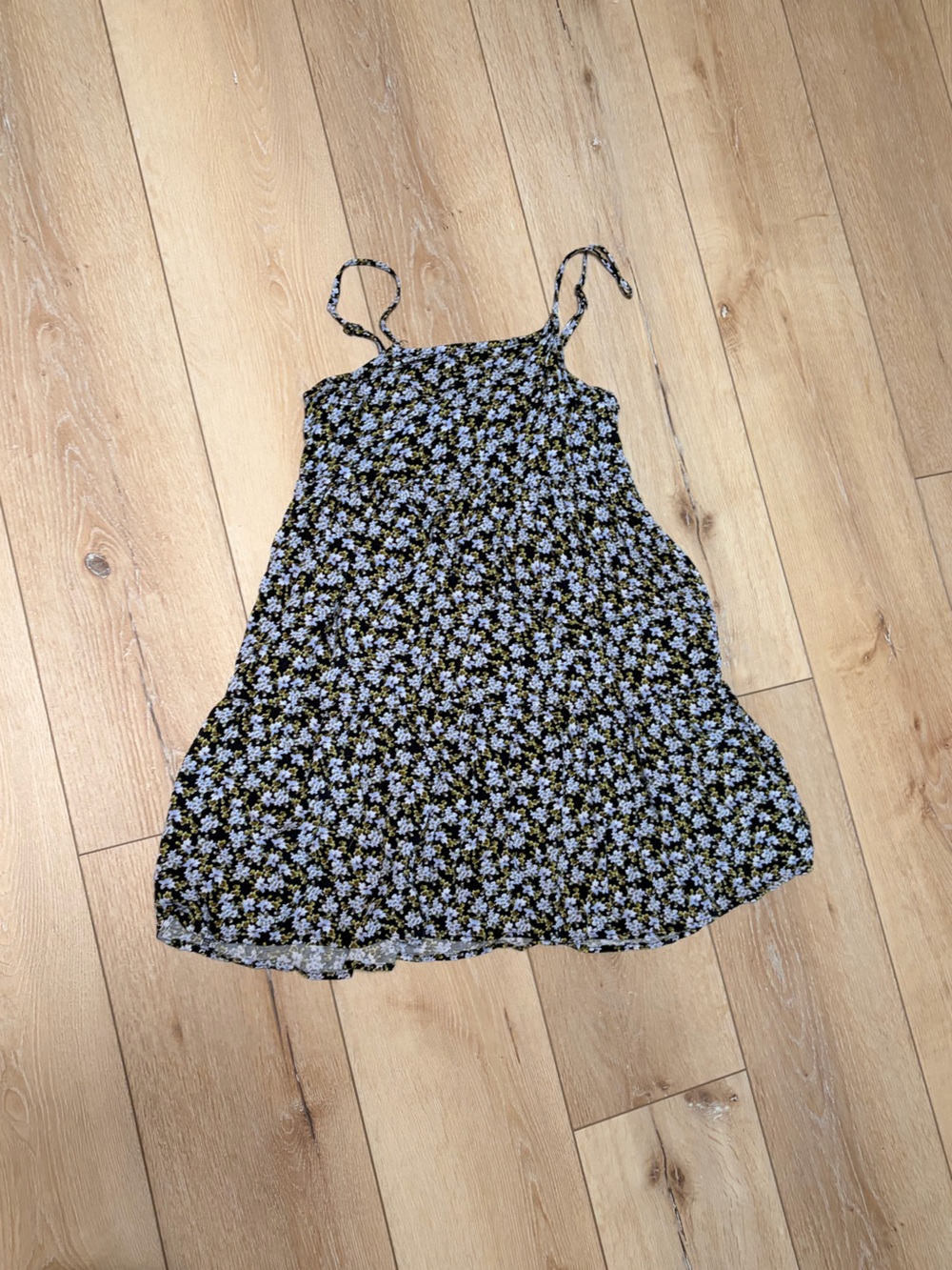 wild fable Black Floral Short Sleeve Tee with White and Green Accents